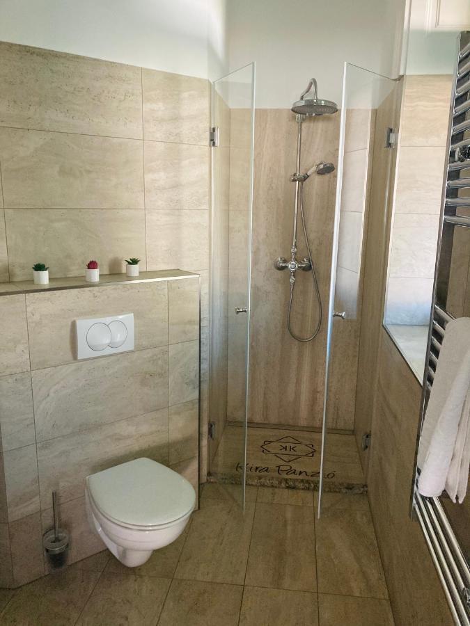 Bed and Breakfast Kira Panzio Lengyeltoti Екстер'єр фото