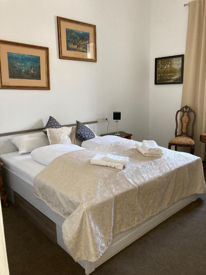 Bed and Breakfast Kira Panzio Lengyeltoti Екстер'єр фото