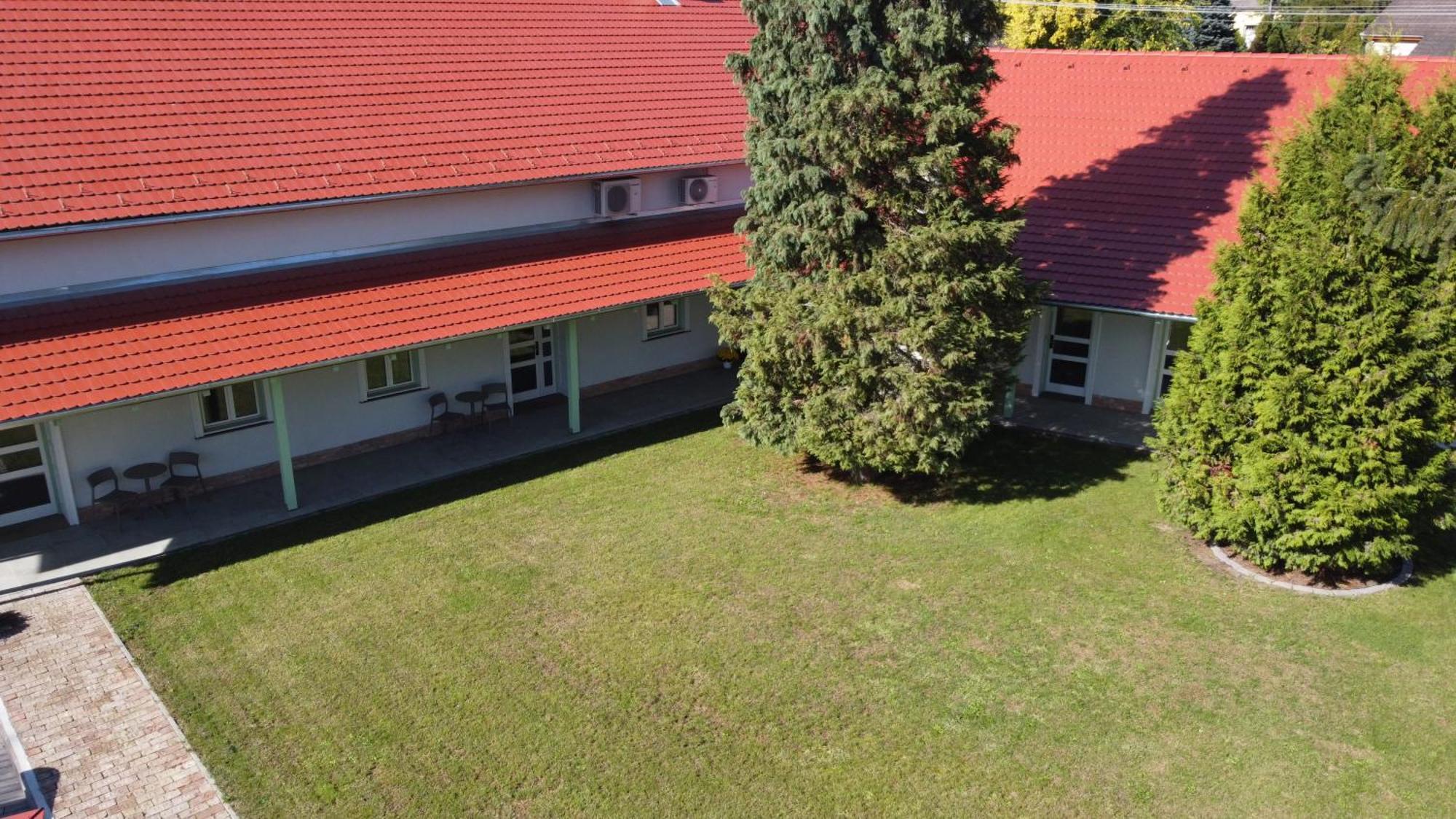 Bed and Breakfast Kira Panzio Lengyeltoti Екстер'єр фото